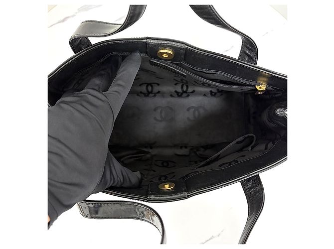 Chanel Borsa a tracolla in vernice con triplo logo CC Nera Nero - vista 22