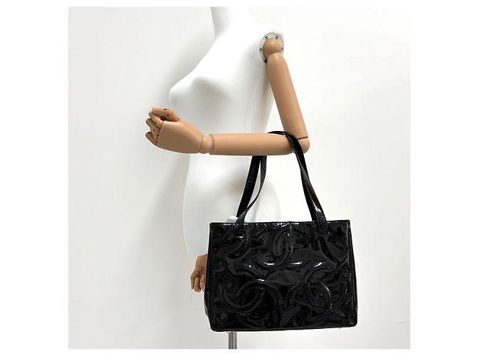 Chanel Borsa a tracolla in vernice con triplo logo CC Nera Nero - vista 3