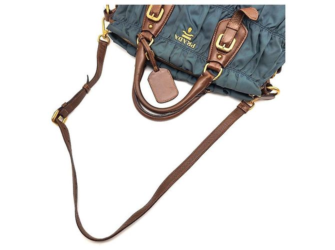 Prada Tote Bag e Shoulder Bag in Tessuto Gaufre Blu - vista 5