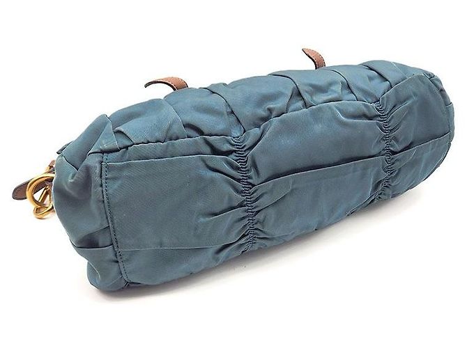 Prada Tote Bag e Shoulder Bag in Tessuto Gaufre Blu - vista 7
