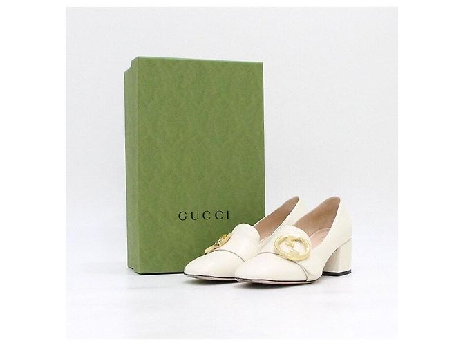 Gucci Décolleté in pelle bianca con dettaglio interlocking dorato da donna Bianco - vista 10