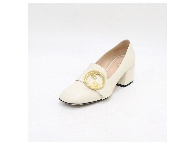 Gucci Décolleté in pelle bianca con dettaglio interlocking dorato da donna Bianco - vista 2
