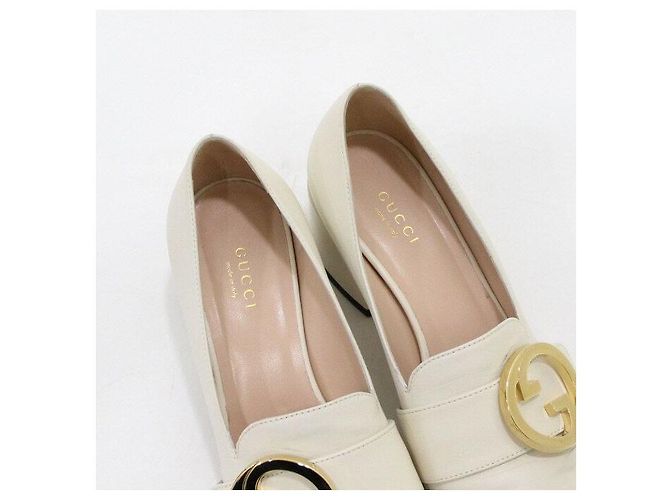 Gucci Décolleté in pelle bianca con dettaglio interlocking dorato da donna Bianco - vista 9