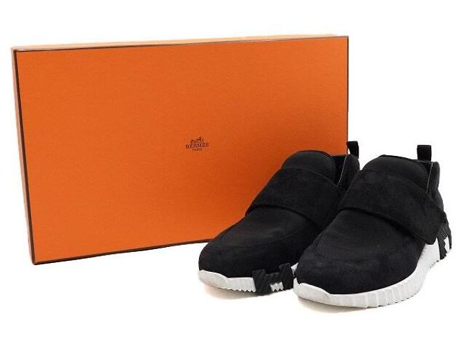 Hermès Sneakers Noire da donna in scamosciato nero con velcro - vista 7