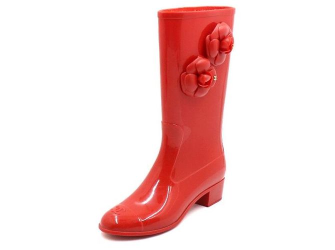 Chanel Stivali da pioggia da donna con logo CC Camelia rossa Rosso - vista 2