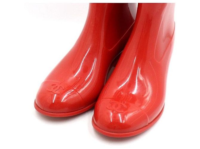 Chanel Stivali da pioggia da donna con logo CC Camelia rossa Rosso - vista 5