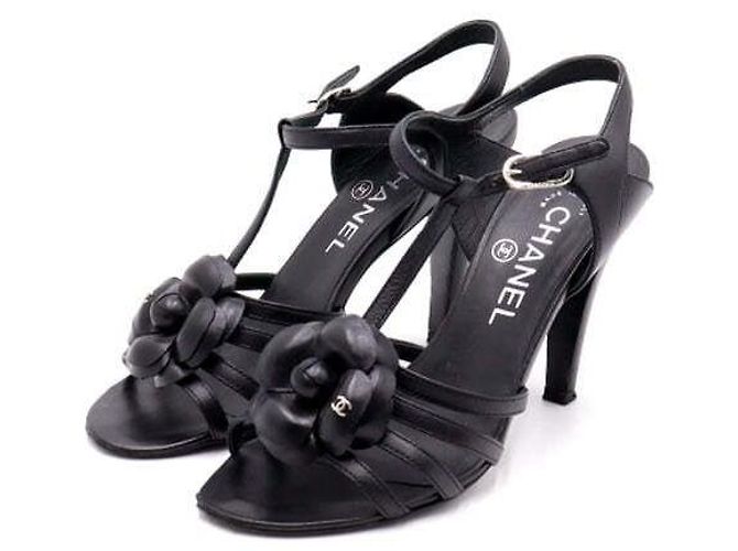 Chanel Scarpe con cinturino da donna in pelle nera con camelia CC Nero - vista 3