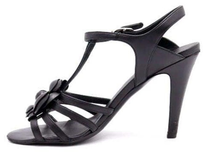 Chanel Scarpe con cinturino da donna in pelle nera con camelia CC Nero - vista 4