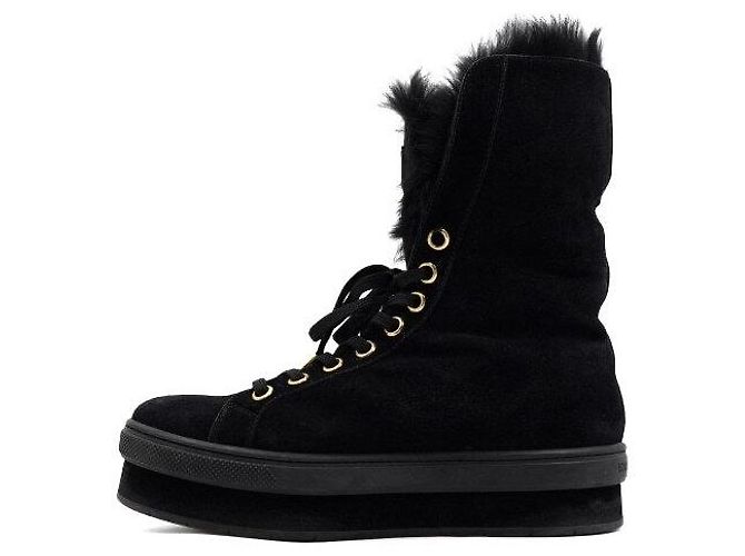 Louis Vuitton Sneakers da donna in scamosciato nero e pelliccia di coniglio - vista 4