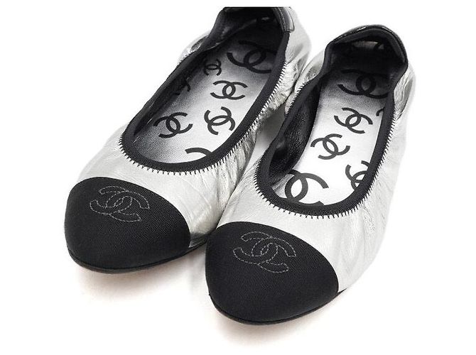 Chanel Mocassini da guida bicolore per donna con logo CC nero e argento - vista 5