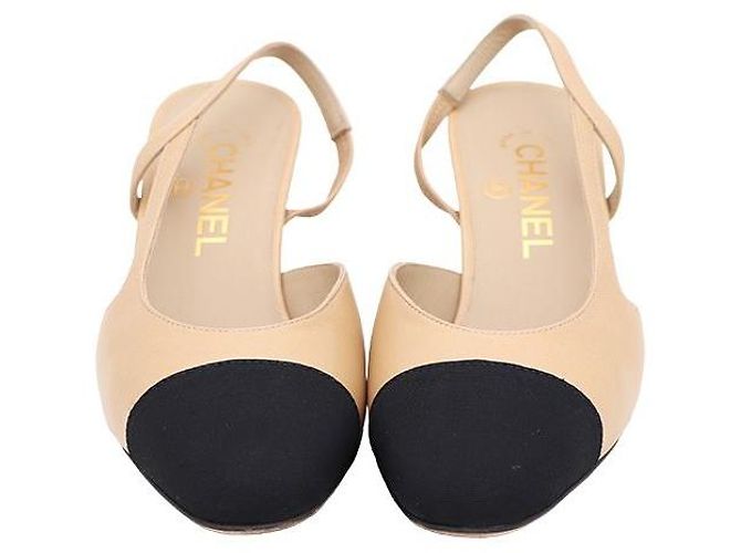 Chanel Décolleté bicolore con tacco logo CC e slingback Marrone - vista 2
