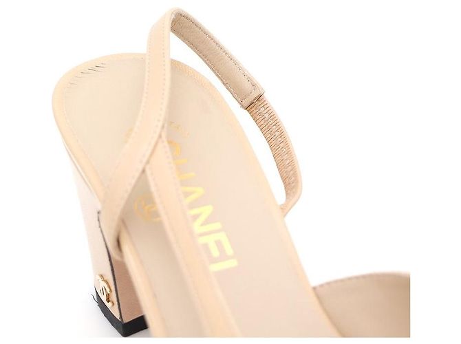 Chanel Décolleté bicolore con tacco logo CC e slingback Marrone - vista 7