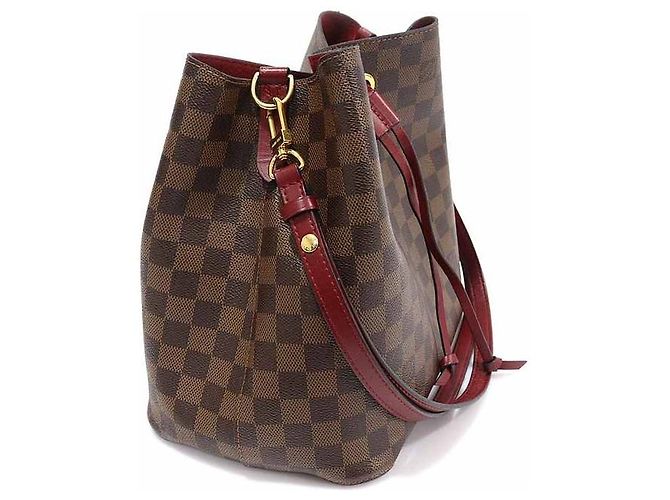 Louis Vuitton Borsa a tracolla NeoNoe Bucket MM Cherry Berry Marrone - vista 3