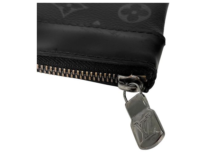 Louis Vuitton Pochette Monogram Eclipse Apollo Clutch Bag Negro - vista 12