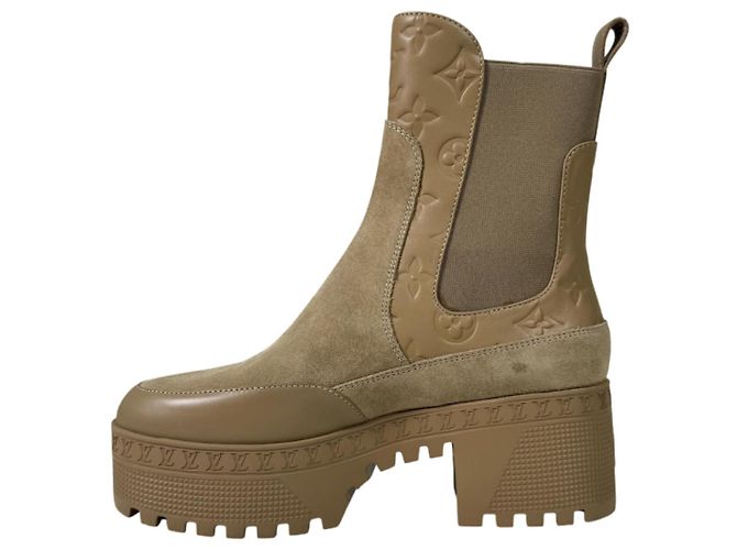Louis Vuitton Stivaletti Chelsea con platform in scamosciato monogramma Loriot da donna Beige Marrone - vista 4