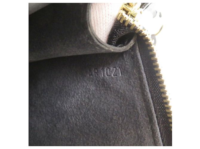 Borsa Louis Vuitton Pochette Accessoires Epi Nero - vista 8