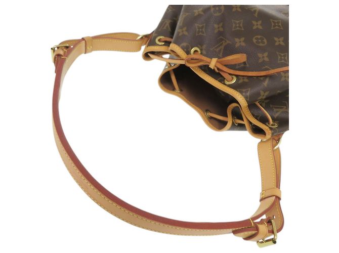 Noe Nuova borsa a tracolla Petit Noé Monogram Louis Vuitton Marrone - vista 6