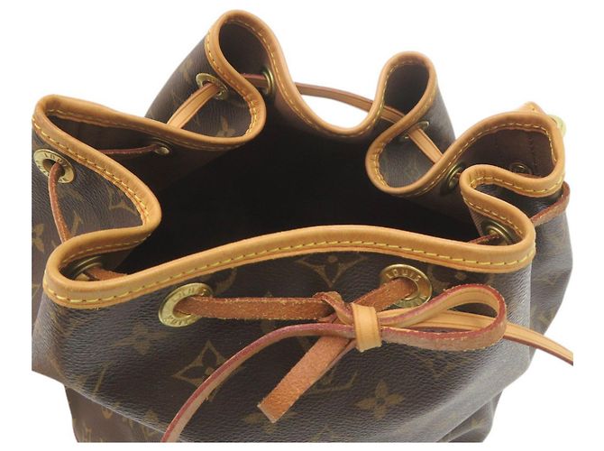 Noe Nuova borsa a tracolla Petit Noé Monogram Louis Vuitton Marrone - vista 7