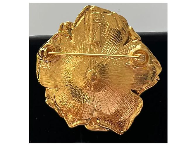 Spilla a forma di fiore in metallo dorato Yves Saint Laurent di Robert Goossens D'oro - vista 4