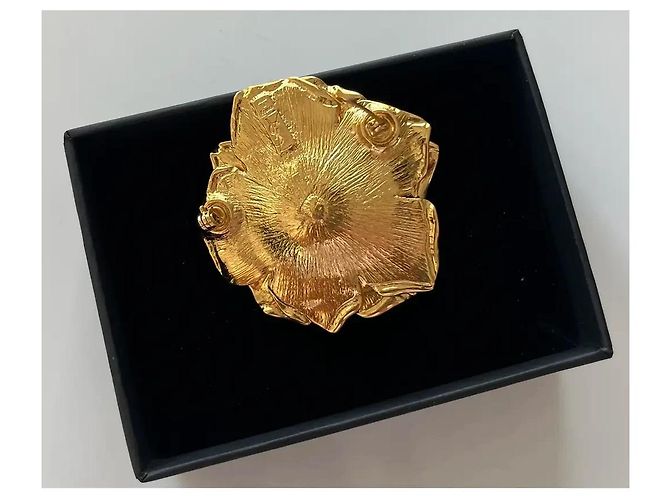 Spilla a forma di fiore in metallo dorato Yves Saint Laurent di Robert Goossens D'oro - vista 6