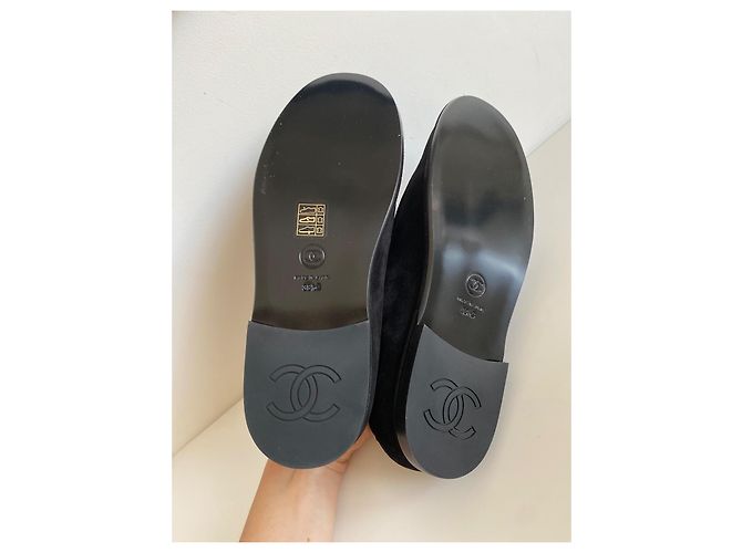 Mocassini Chanel in scamosciato nero - vista 4