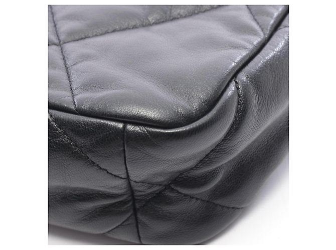 Chanel 19 Dixneuf Matelassé Borsa a Spalla 2-Way Nero - vista 8