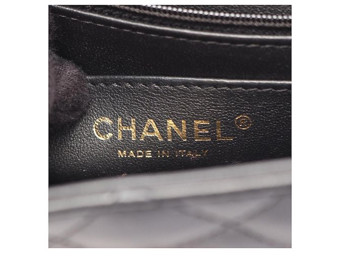 Borsa a tracolla Chanel Mini Matelassé in agnello Nero - vista 4