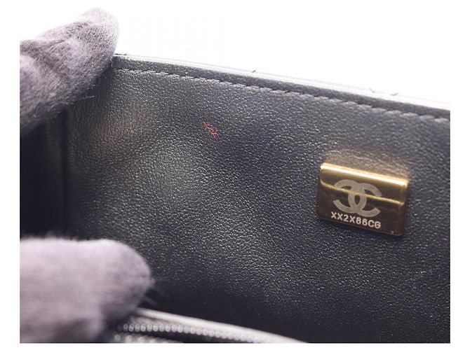 Borsa a tracolla Chanel Mini Matelassé in agnello Nero - vista 6
