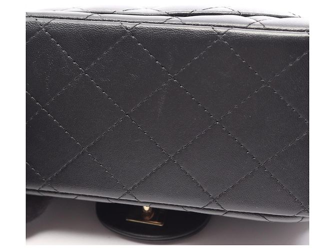 Borsa a tracolla Chanel Mini Matelassé in agnello Nero - vista 8