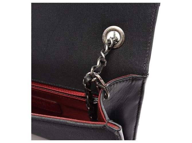 Borsa a tracolla Chanel Matelassé in agnello nero - vista 17