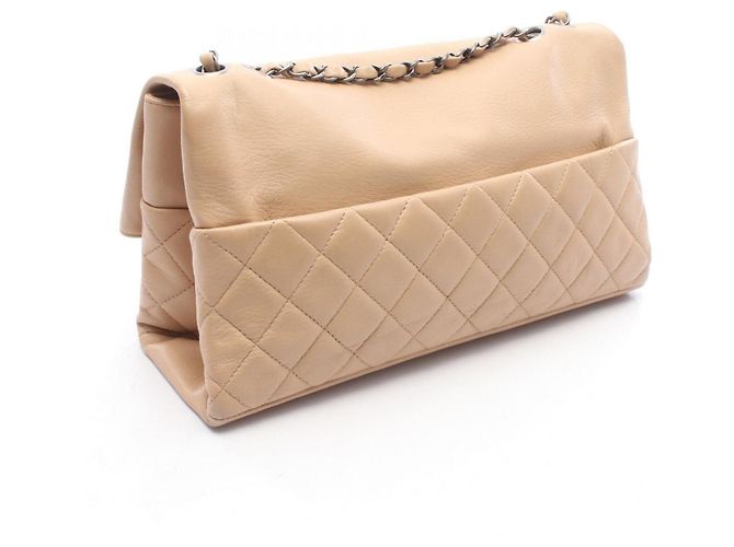 Borsa a tracolla Chanel Matelassé in agnello beige - vista 2