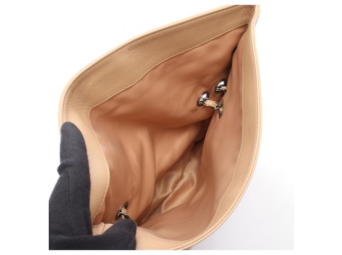 Borsa a tracolla Chanel Matelassé in agnello beige - vista 4