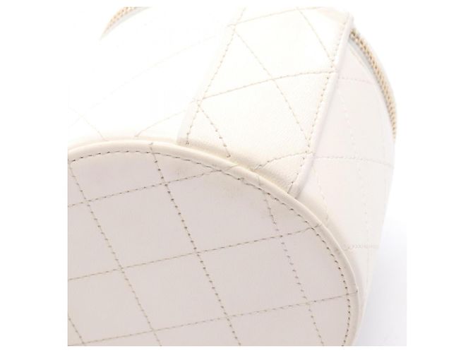 Bolso de hombro pequeño vanity Chanel Matelassé Coco Mark Negro Blanco - vista 11