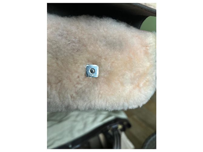 Borsa Fendi Baguette in shearling e pelle Rosa Beige - vista 2