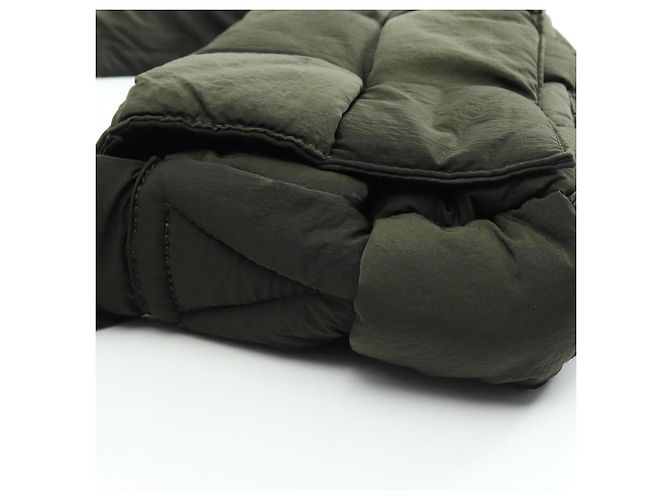 Borsa a tracolla Bottega Veneta Padded Tech Cassette Verde - vista 5