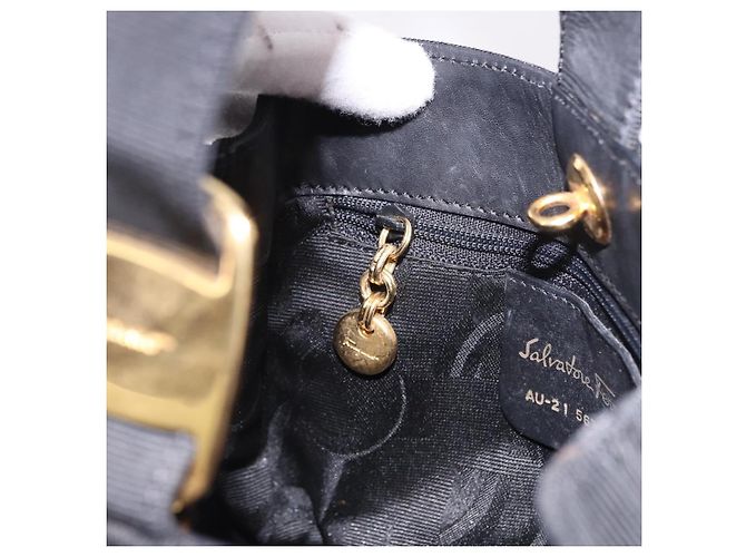 Borsa a mano Salvatore Ferragamo in tela nero e oro Auth bs36090A D'oro - vista 19