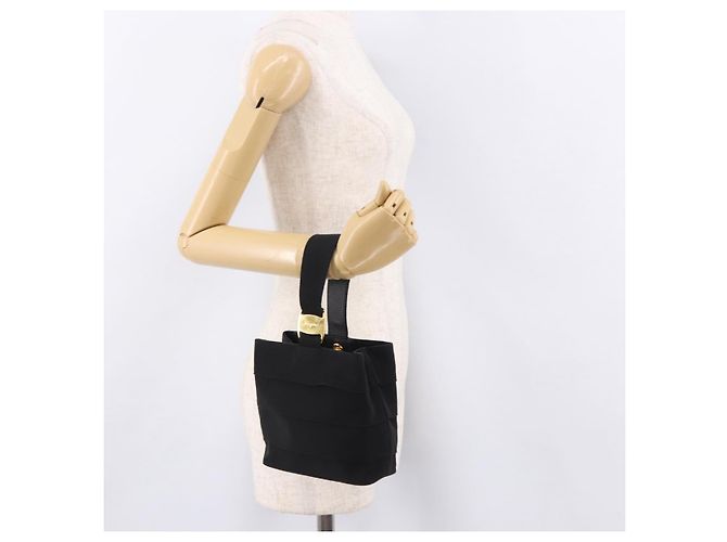 Borsa a mano Salvatore Ferragamo in tela nero e oro Auth bs36090A D'oro - vista 21