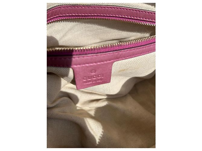 Gucci Borsa Boston in tela monogramma con charm a cuore Rosa Beige - vista 5