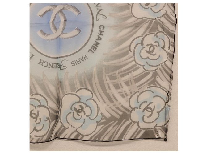 Sciarpa CHANEL in seta grigia CC Auth 186611A Marrone - vista 5