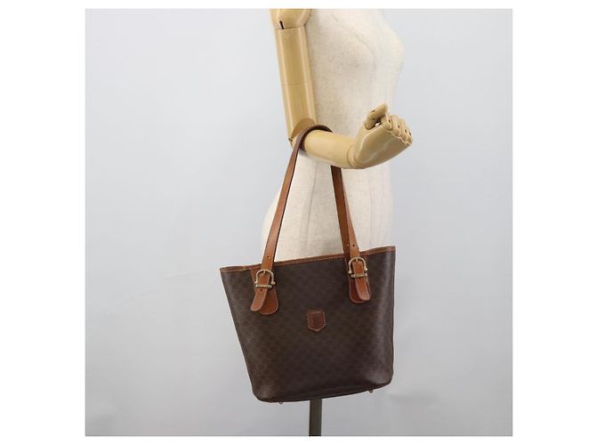 Céline Borsa Tote CELINE Macadam in PVC e pelle marrone con finiture dorate Auth 192720 - vista 22