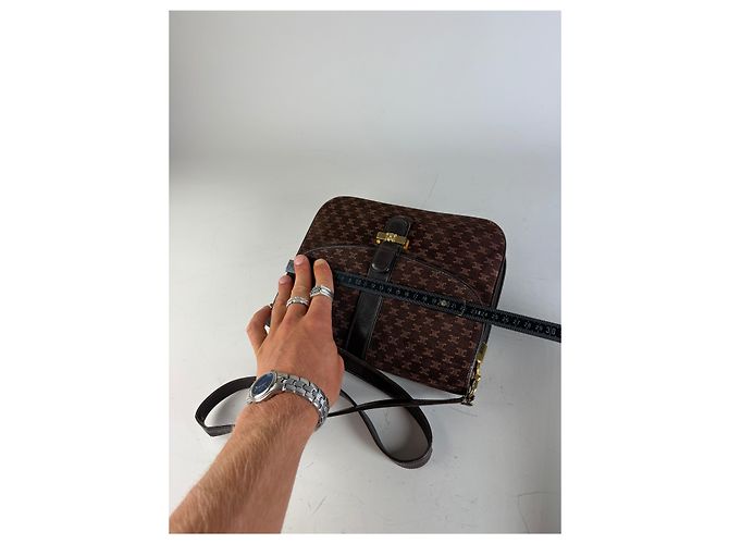 Céline Vintage Celine Monogram Canvas Schultertasche Braun Gold - Ansicht 10