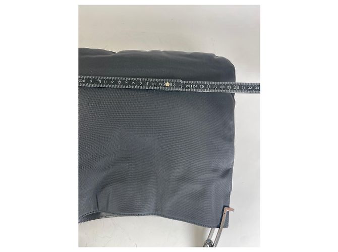 Vintage Gucci Nylon Schultertasche Schwarz Silber - Ansicht 10