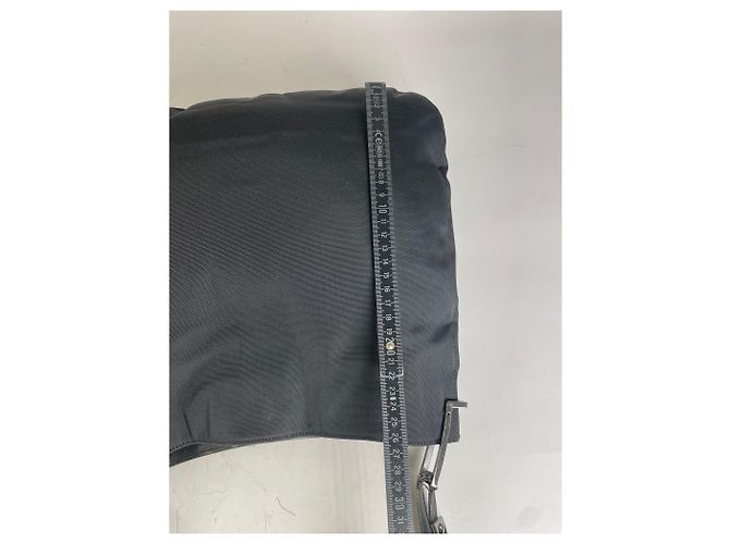 Vintage Gucci Nylon Schultertasche Schwarz Silber - Ansicht 11