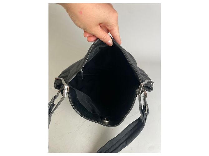 Vintage Gucci Nylon Schultertasche Schwarz Silber - Ansicht 12