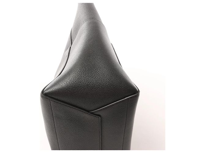 Céline CELINE Seau Sangle Bucket Leather Shoulder Bag en noir - vue 8