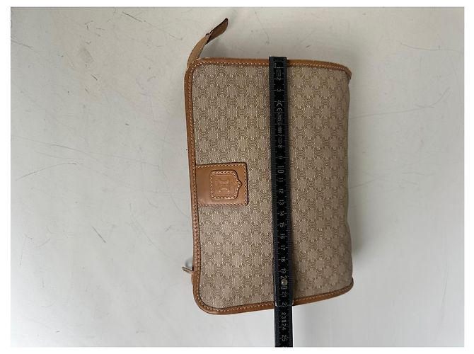 Céline Vintage Celine Coated Canvas Pouch Beige Tan Gold Reißverschluss - Ansicht 11
