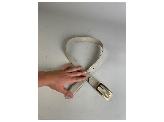 Vintage Fendi Ledergürtel mit F Logo Creme Gold Beige - Ansicht 13