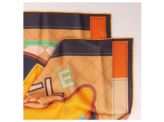 Carré 90 Hermès Double Face "Tapis de Selle" in seta Arancione - vista 3