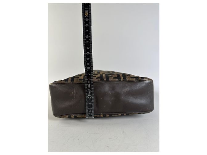 Vintage Fendi FF Monogram Canvas Schultertasche Braun Beige - Ansicht 13