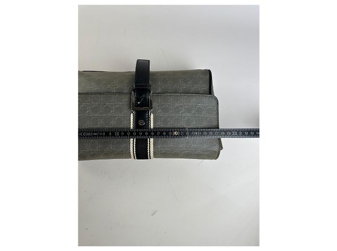 Gancini Salvatore Ferragamo Clutch Vintage Ferragamo in tela monogramma Grigio Nero - vista 10